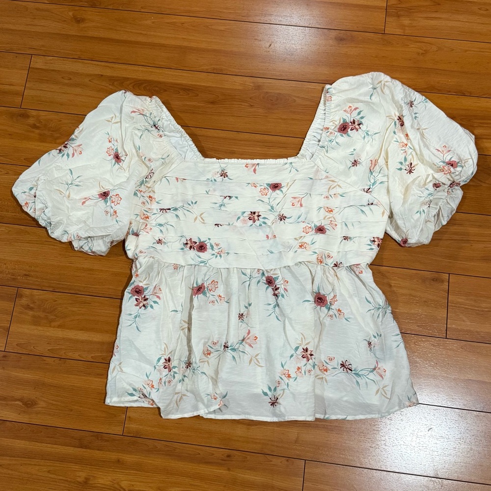 Torrid Cream Floral Puff Sleeve Blouse